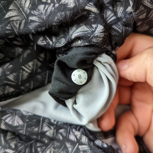 Lululemon Feather Print 28' Leggings - Picture 10 of 10